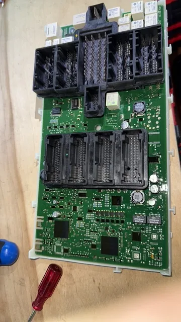 BMW FEM/BDC module on the bench for key programming