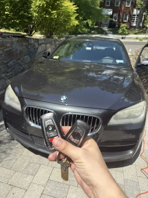 BMW 7 Series comfort access keys replaced on location