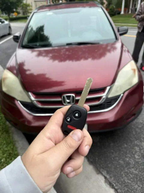 Honda CR-V replacement key cut and programmed at the vehicle